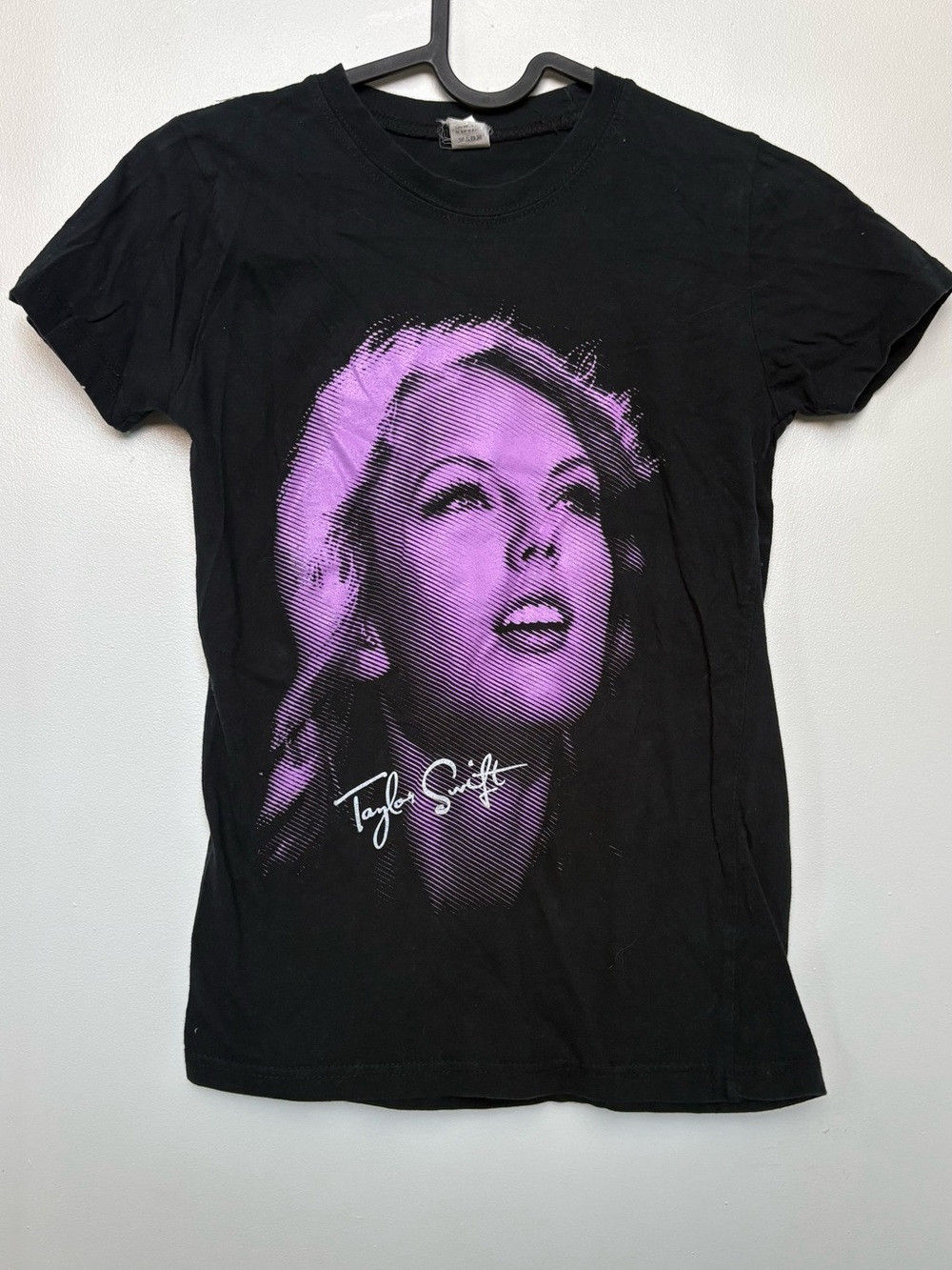 Vintage Girls Taylor Swift Black & Purple Graphic Tee